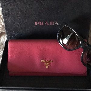PRADA saffiano wallet